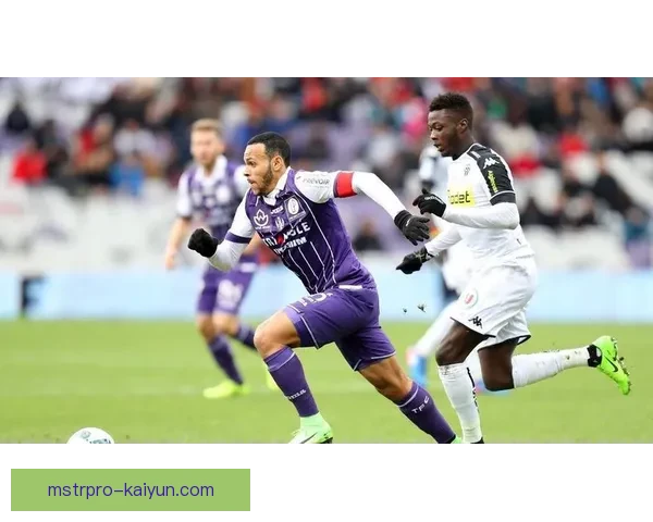 特罗萨德在英超表现稳健,持续为球队贡献关键进攻力量 特罗萨德在英超表现稳健,持续为球队贡献关键进攻力量