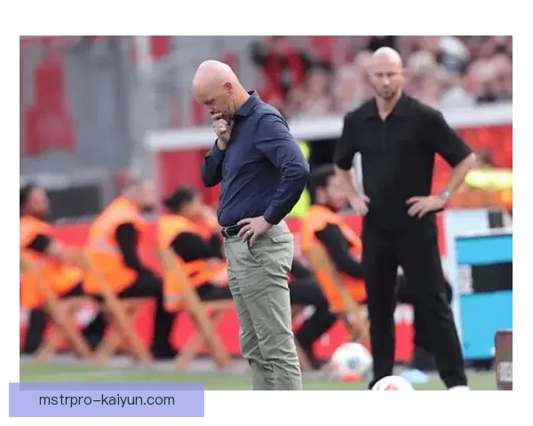 滕哈赫更衣室管理方式引发关注，球队氛围明显提升